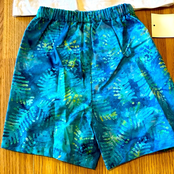 Little Ones Beach Set - White tee w/ stitched Sea Anemone Logo & Shorts -Size 2T - Picture 4 of 10